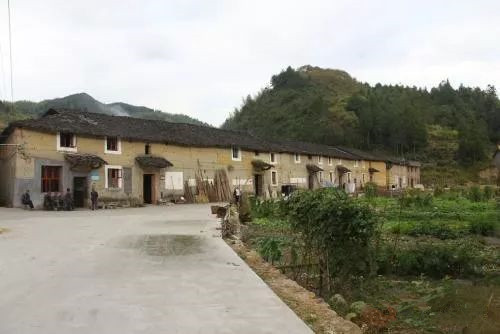 农村自建房可以转让吗？是否合法？2019年宅基地自建房政策解读